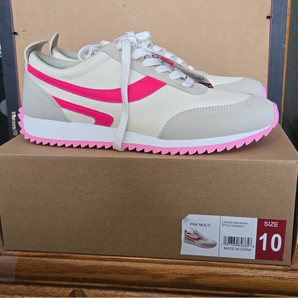 Steve Madden sneakers